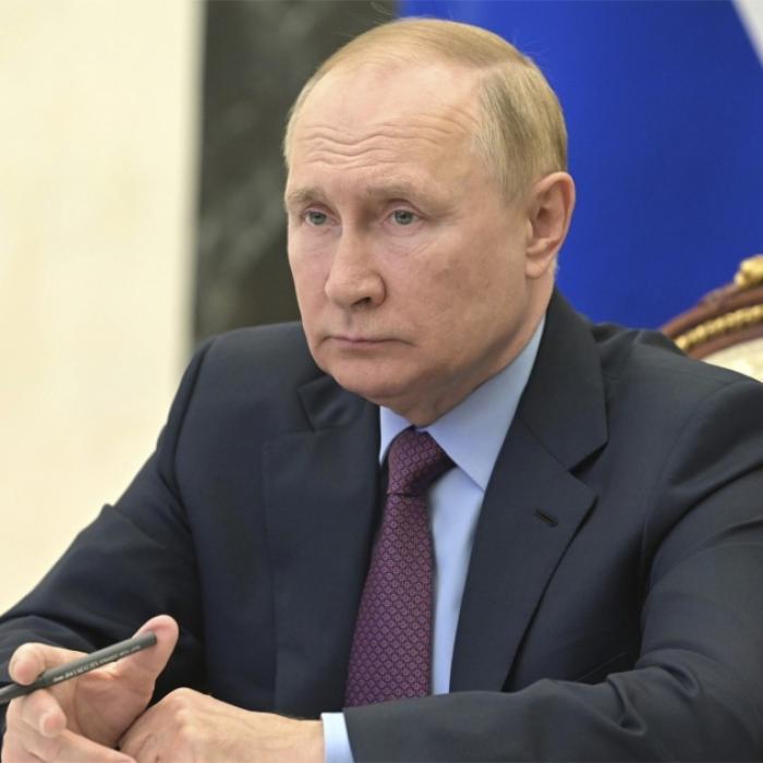 Schwindel über Putins Kampf-Köter mit Panzerfaust aufgeflogen