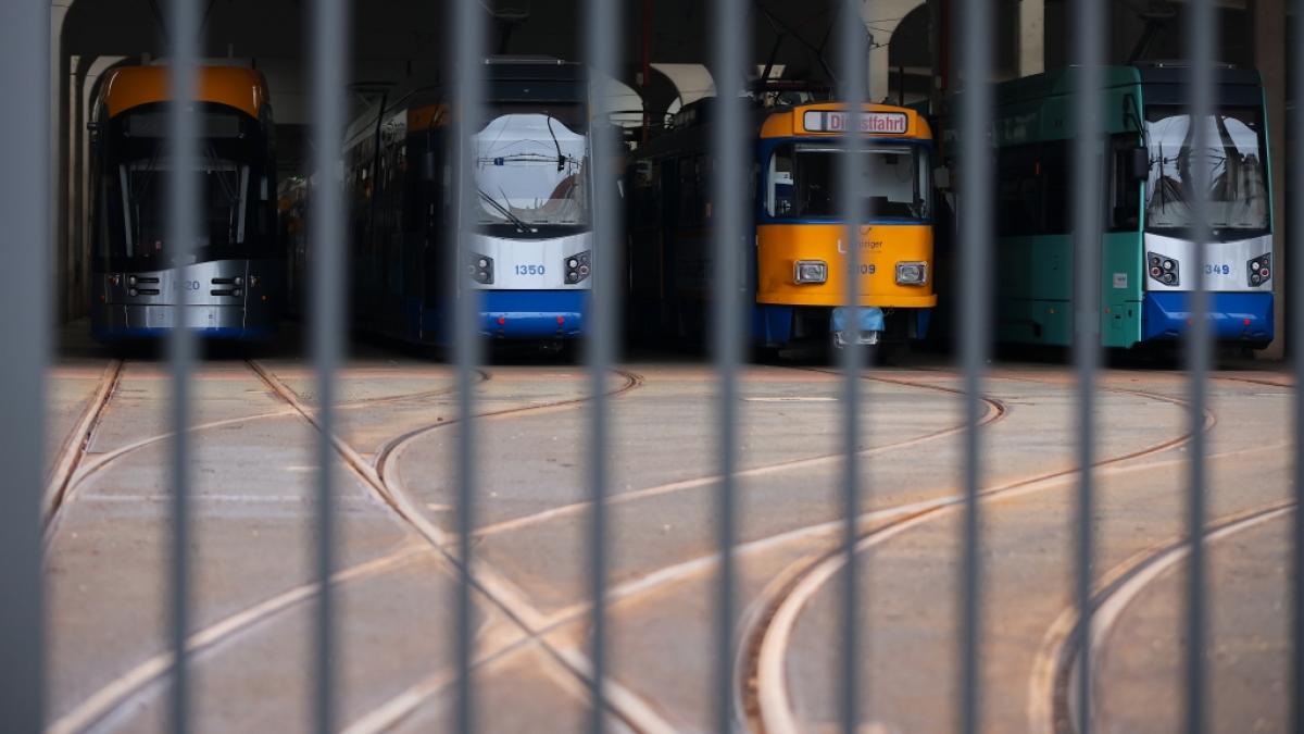 Eine 58-J&auml;hrige ist an einer Stra&szlig;enbahnhaltestelle in Leipzig-Altlindenau vergewaltigt worden - der 22-j&auml;hrige mutma&szlig;liche T&auml;ter sitzt inzwischen in Untersuchungshaft. (Foto)