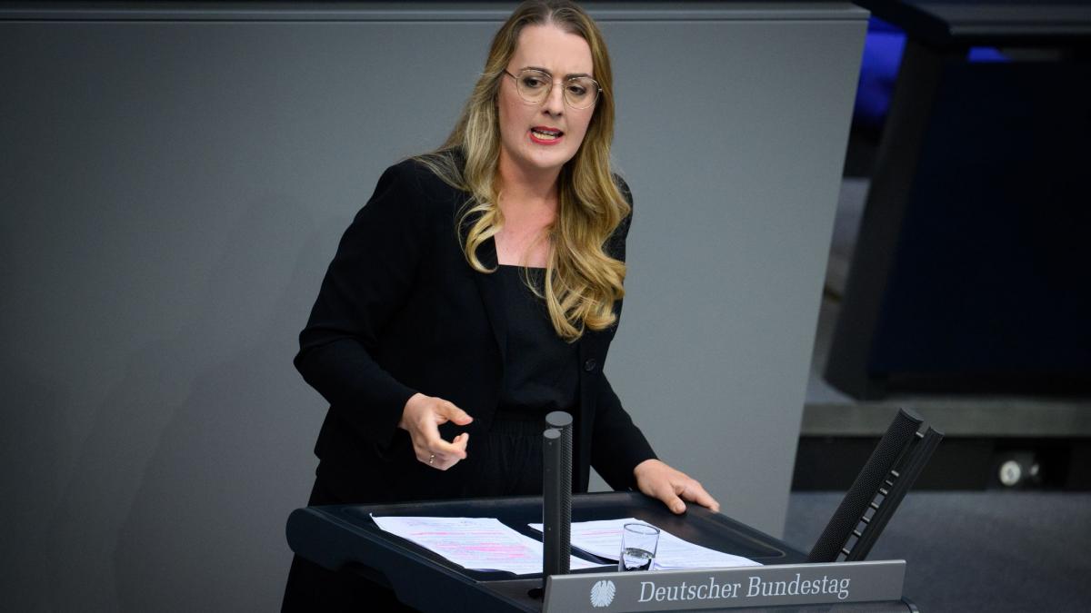 Gr&uuml;nen-Fraktionschefin Katharina Dr&ouml;ge wirft der Regierung von Bundeskanzler Merz dreiste Spritpreis-Abzocke vor. (Foto)