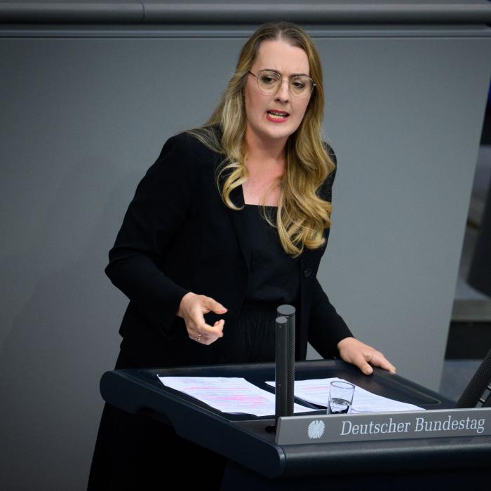 Grünen-Chefin stellt Kanzler-Versagen gegen Spritpreis-Abzocke bloß