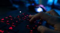 Infolge einer weltweiten Sicherheitslücke sind weiterhin zahlreiche Internetseiten in Deutschland betroffen.