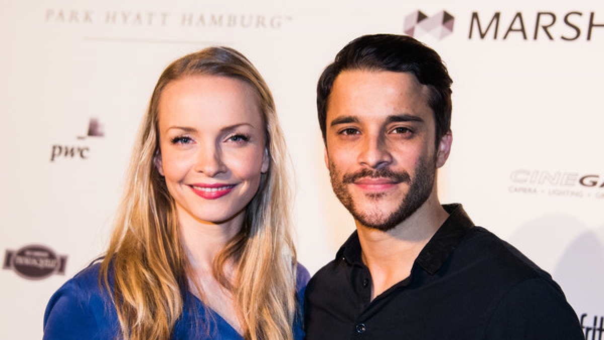 Kostja Ullmann und Ehefrau Janin Reinhardt. Die beiden sind seit 2008 ein Paar und seit Sommer 2016 verheiratet. (Foto)