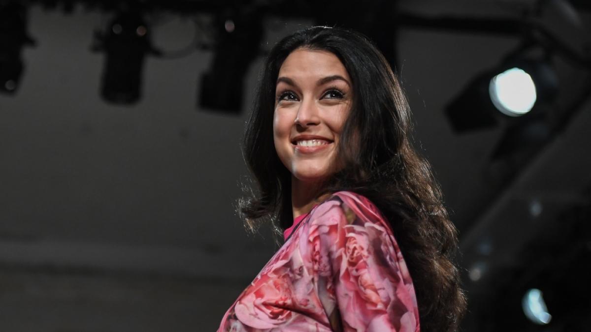 Rebecca Mir heizt ihren Fans mit Bikini-Fotos ein. (Foto)