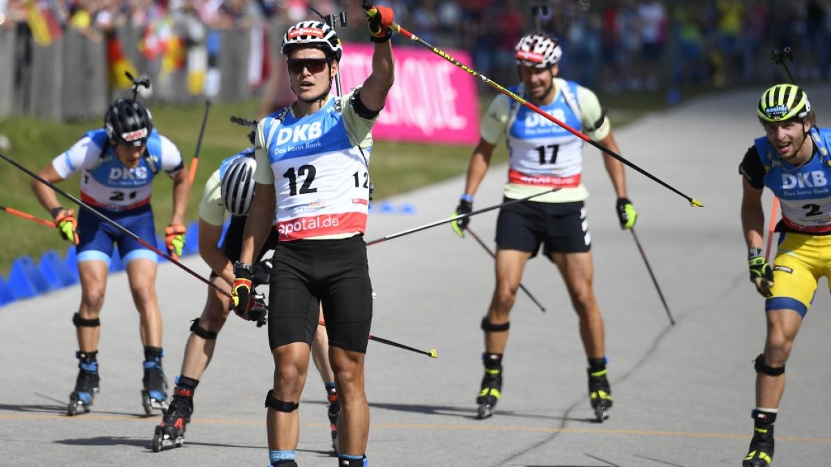 Dass Biathlon auch im Hochsommer mitrei&szlig;end ist, beweisen die Biathletinnen und Biathleten ab August 2023 bei der Sommer-Biathlon-WM, dem City-Biathlon in Wiesbaden und den Deutschen Meisterschaften in Ruhpolding. (Foto)