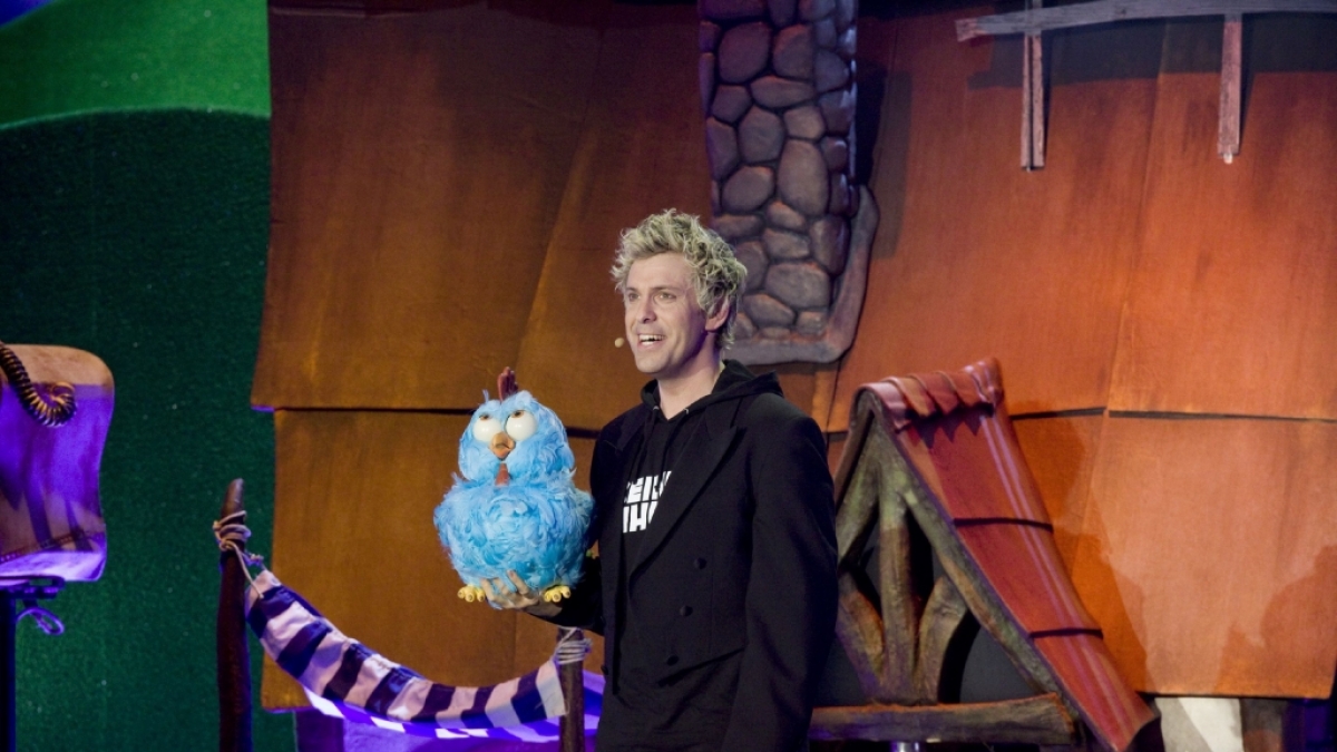Ein Neuling in Sascha Grammels Puppen-Zoo: das blaue Huhn! (Foto)