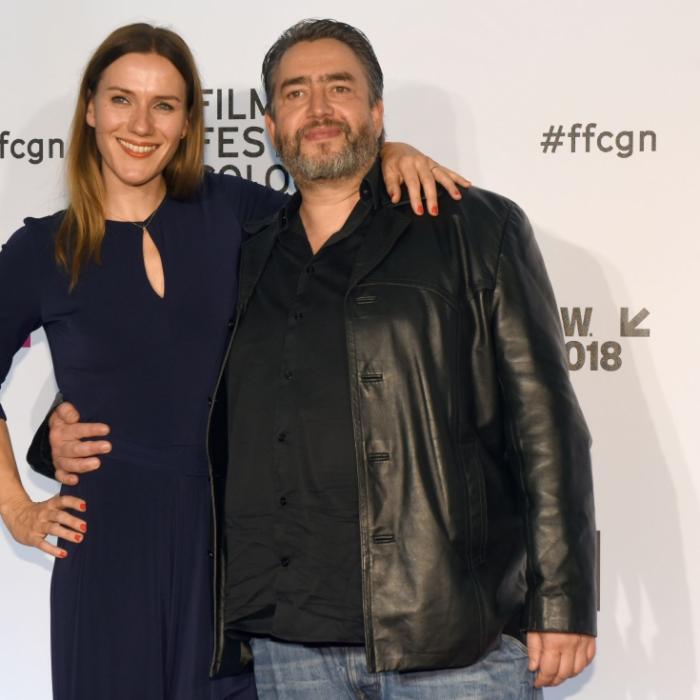 Frau, Bruder und Familie! So lebt der Schauspieler ganz privat