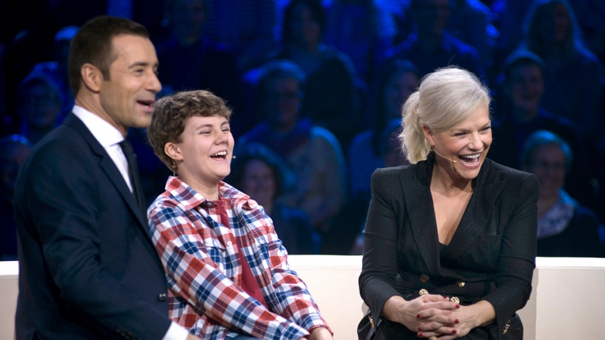 Ina M&uuml;ller ist nur eine von vielen Prominenten, die sich besonders begabten Kindern in der ARD-Show "Klein gegen Gro&szlig;" stellt. (Foto)