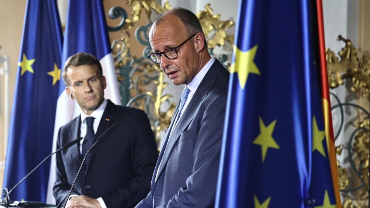 Friedrich Merz (vorn) sorgt mit einem neuen Instagram-Video vom Treffen mit dem franz&ouml;sischen Pr&auml;sidenten Emmanuel Macron f&uuml;r Emp&ouml;rung. (Foto)