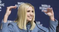 Ivanka Trump haute ihrem Söhnchen Theo (5) ein Surfbrett auf den Kopf
