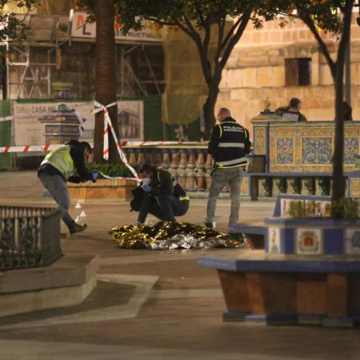 Kirchenmann mit Machete getötet - Terrorverdächtiger (25) grinst nach Festnahme