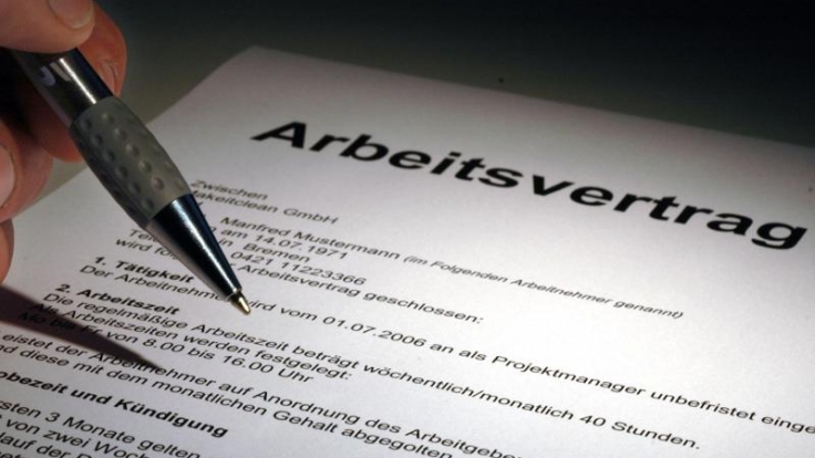Steht eine Gehaltserhöhung im Vertrag, muss der Chef sie auch zahlen.