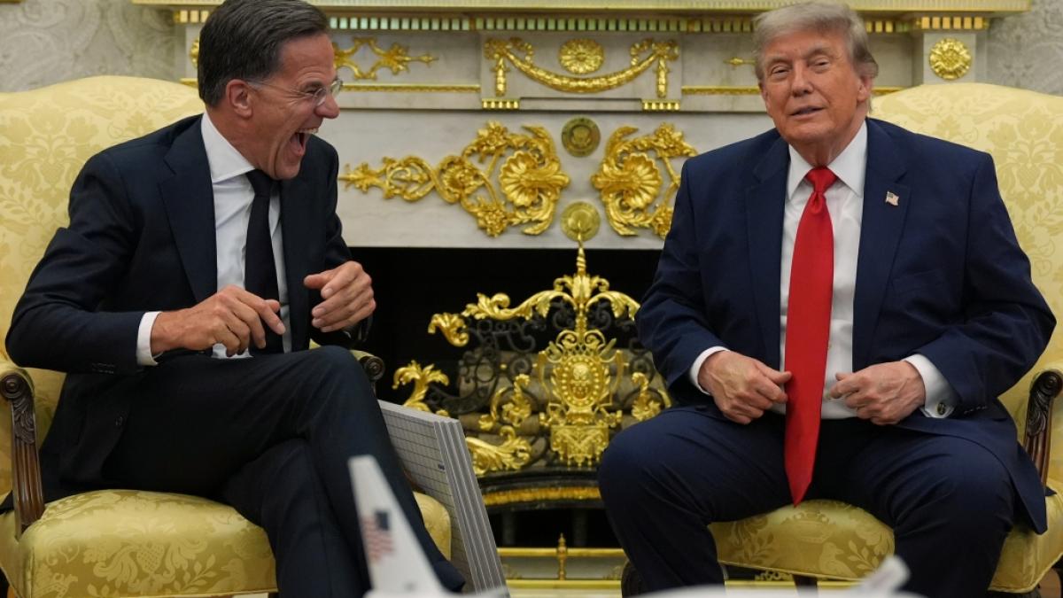 Beim Treffen mit Nato-Generalsekret&auml;r Mark Rutte im Wei&szlig;en Haus konnte Donald Trump seine Blessuren nicht verbergen. (Foto)