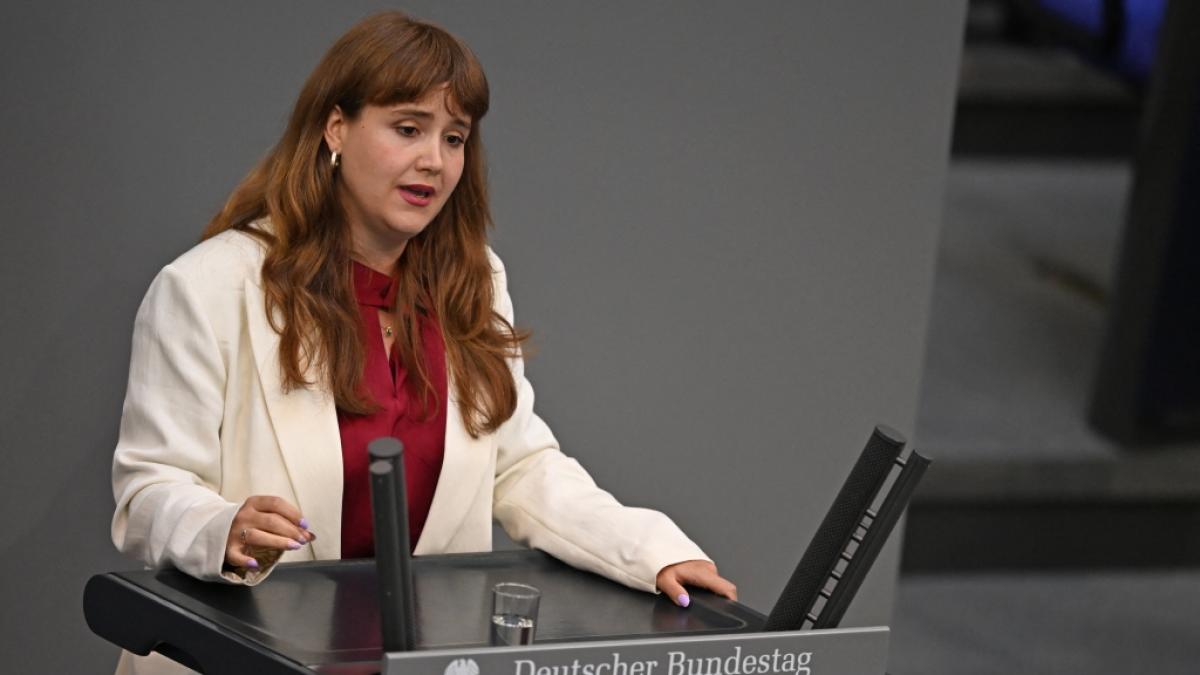 Gr&uuml;nen-Abgeordnete Ricarda Lang (32) r&auml;umt Fehler im Umgang mit der AfD ein. (Foto)