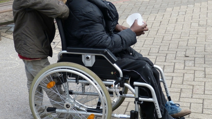 Schwerbehinderte sollen dem Gesetz nach bei Bewerbungen bevorzugt behandelt werden - doch unter Umständen können schwerbehinderte Bewerber auch eine Entschädigung verlangen, wenn sie eine Einladung zum Vorstellungsgespräch erhalten haben.