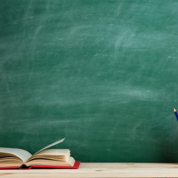 Schüler verprügelt Hilfslehrer mit Stuhl - TOT!