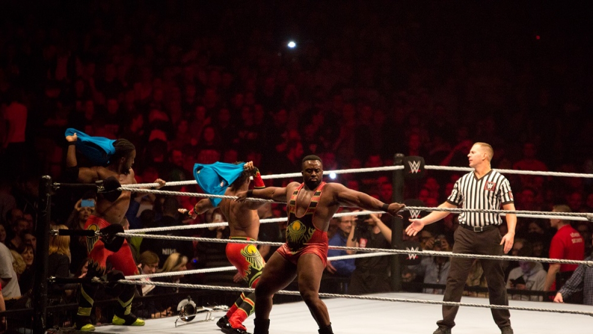The New Day waren bestritten das erste Match des Abends gegen die Dudley Boyz. (Foto)