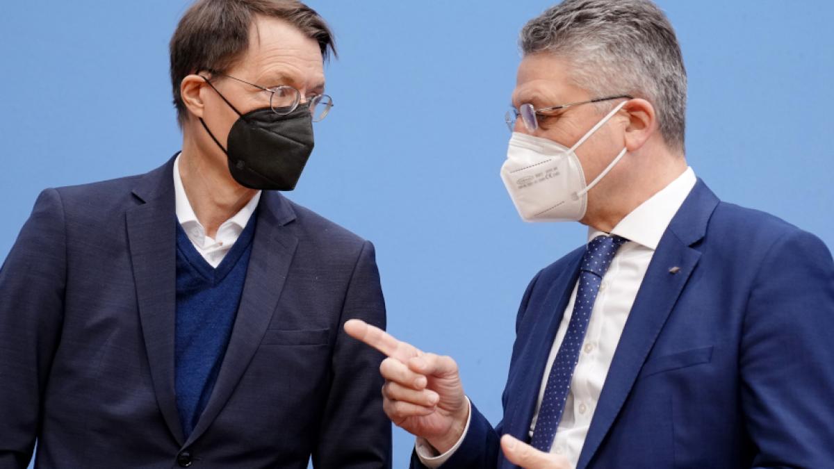 RKI-Chef Lothar Wieler (rechts) steht wieder einmal in der Kritik. (Foto)