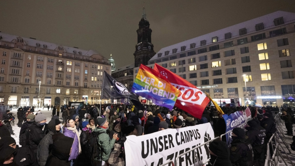 Gegendemonstration zum 80. Jahrestag des Gedenkens in Dresden, am 13.02.2025 (Foto)