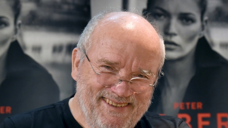 Der international erfolgreiche Fotograf Peter Lindbergh ist im Alter von 74 Jahren gestorben.