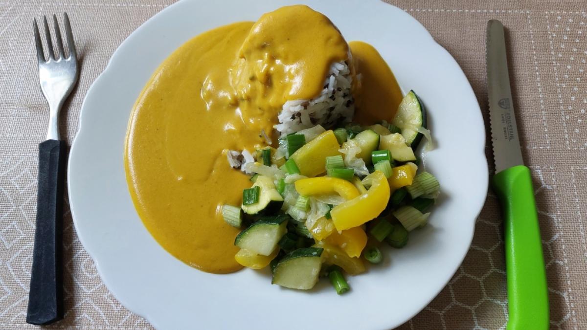 Das Gelbe Curry von "veprosa" l&auml;sst sich zum Beispiel schnell zu Reis und Gem&uuml;se zubereiten. (Foto)