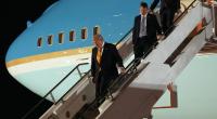 US-Präsident Donald Trump wechselt auf dem Rückweg vom Nato-Gipfel in Ankara nach Washington auf der US-Luftwaffenbasis RAF Mildenhall in Suffolk das Flugzeug.