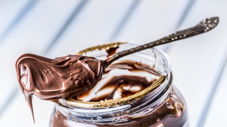 Nutella ist nicht die gesündeste Wahl fürs Frühstück. Deshalb sollte man auf die Dosis achten.