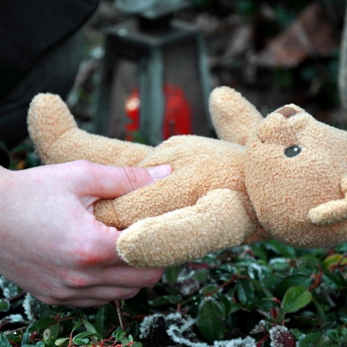Ehepaar prügelt Hausmädchen (8) tot, weil es die Papageien freiließ
