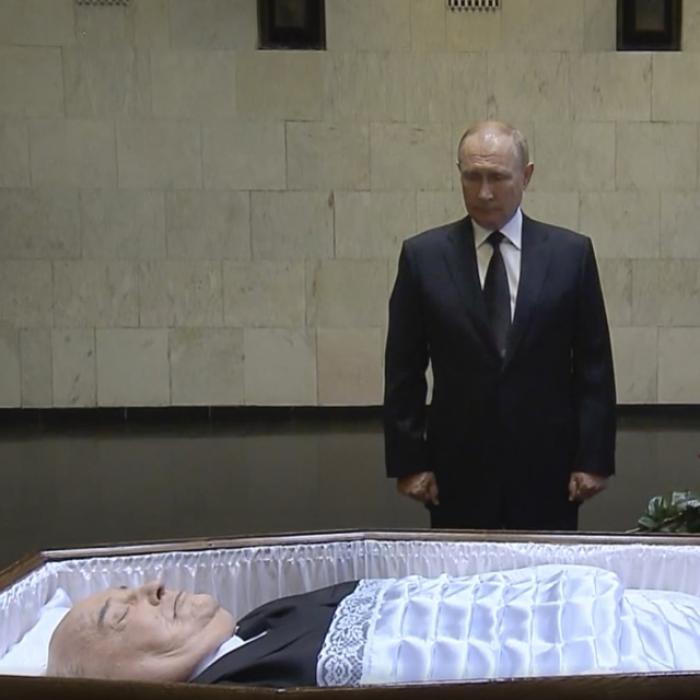 Kreml-Chef am Sarg von Gorbatschow! So nahm Putin Abschied