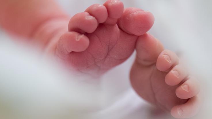 Kindesmisshandlung In Russland Tragischer Tod Mutter Gibt Baby