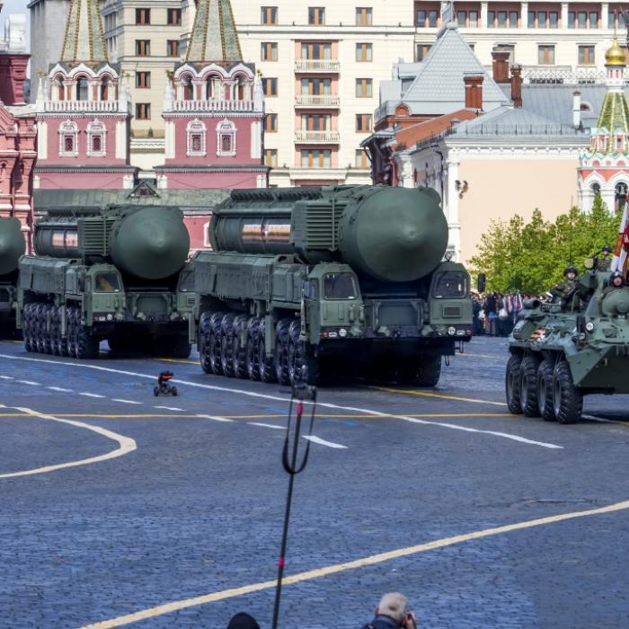 Wladimir Putin fährt Atomrakete auf - Video zeigt Nuklearwaffe