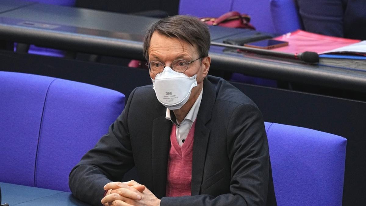 Karl Lauterbach meldete dem Bundestag vers&auml;umte Eink&uuml;nfte nach und machte dies auf Twitter &ouml;ffentlich. (Foto)
