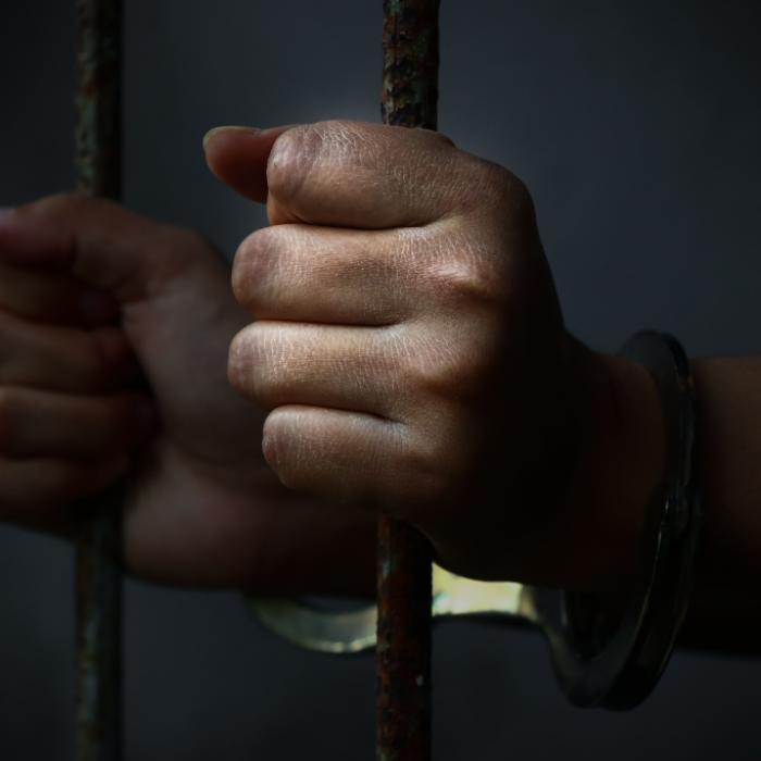 15-Jährige von 9 Männern missbraucht, aber nur EINER muss in den Knast