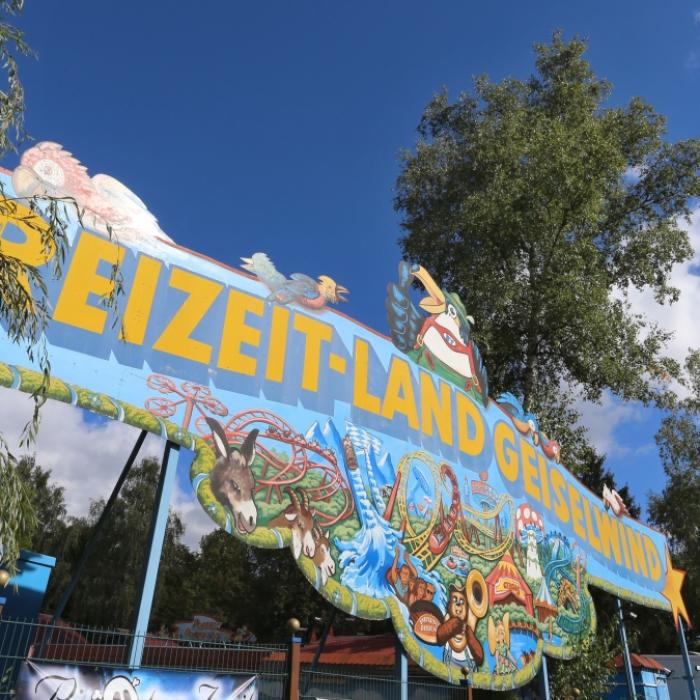 Immenser Schaden in Freizeitpark nach Brand kurz vor Saisonstart
