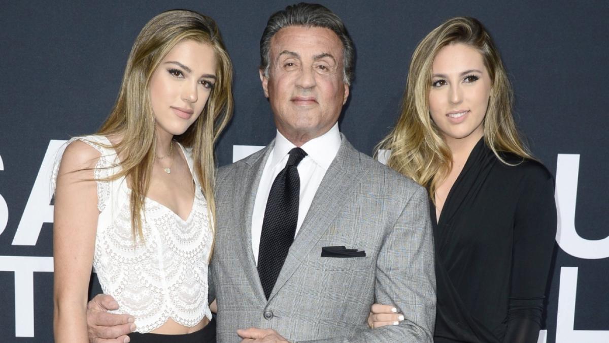 Schauspieler Sylvester Stallone mit seinen bildh&uuml;bschen T&ouml;chter Sistine (li.) und Sophia (re.). (Foto)