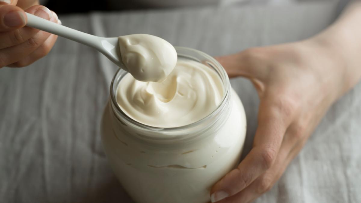 Eine Bio-Mayonnaise aus dem Edeka-Sortiment wird aktuell aus Gr&uuml;nden des vorbeugenden Verbraucherschutzes zur&uuml;ckgerufen (Symbolfoto). (Foto)
