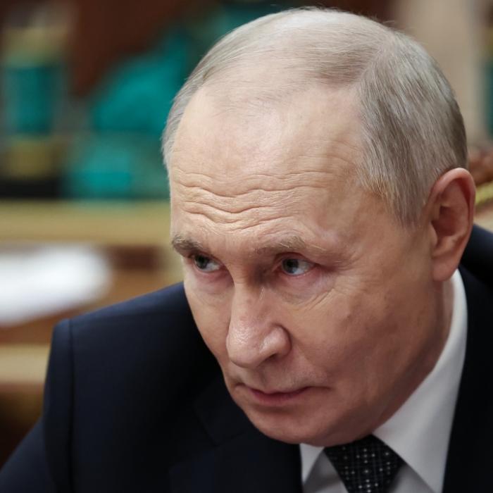 Putin-Schiff feuert vor britischer Küste – Verteidigungsministerium reagiert