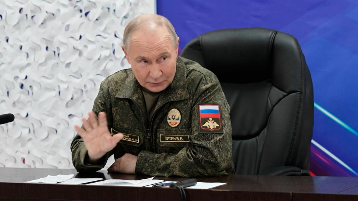 F&uuml;llt Wladimir Putin seine Truppen in der Ukraine mittlerweile sogar mit Alkoholikern auf? (Foto)