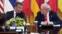 Der französische Präsident Emmanuel Macron (l.) will, dass Donald Trump einen gerechten Frieden für die Ukraine aushandelt.