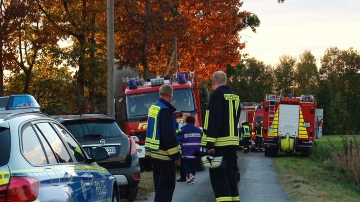 Beim Rangieren mit seinem Transporter auf einem Hof ist Ostbevern (Nordrhein-Westfalen) hat ein Mann seinen kleinen Sohn überfahren.