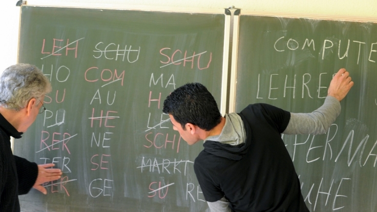 In den Integrationskursen der Volkshochschule Leipzig ist der Andrang groß.