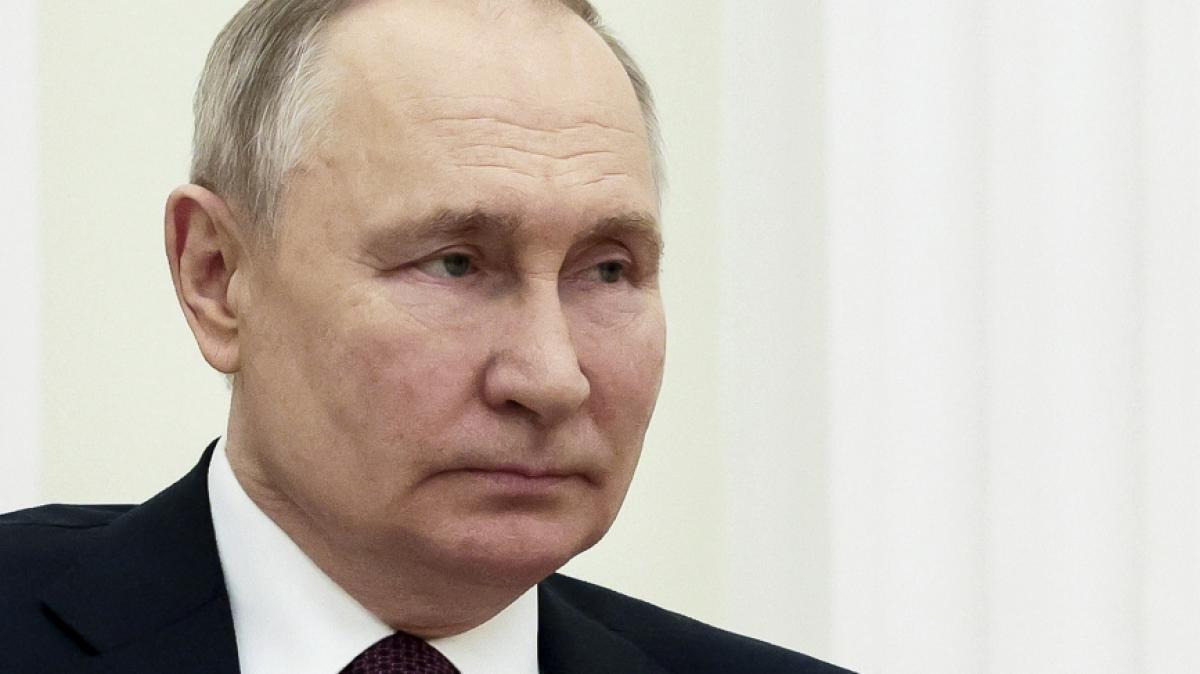 Putin bereitet 16 Atombomber an der Grenze zu Finnland und Norwegen vor. (Foto)