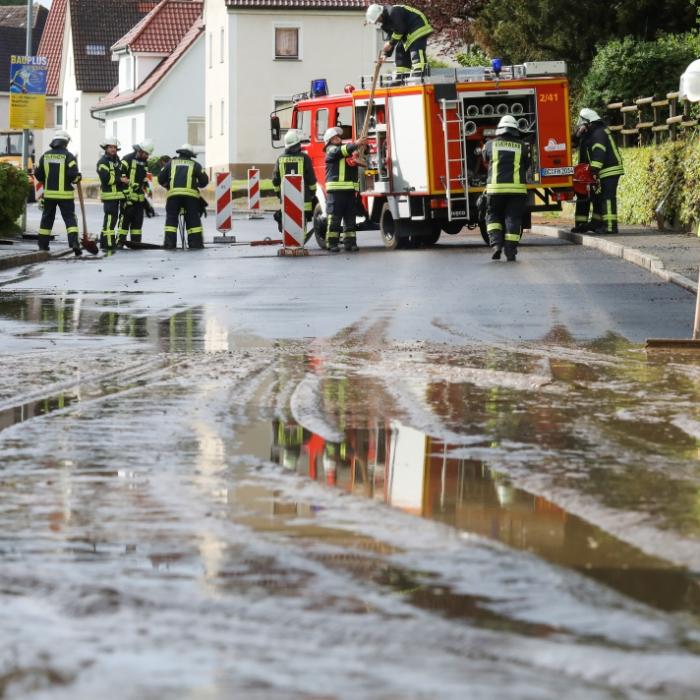 Überschwemmungen durch Sturzfluten! Wetterdienst warnt vor Dauerregen