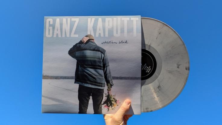Sebastian Blocks neues Album "Ganz kaputt" ist Anfang April 2025 erschienen