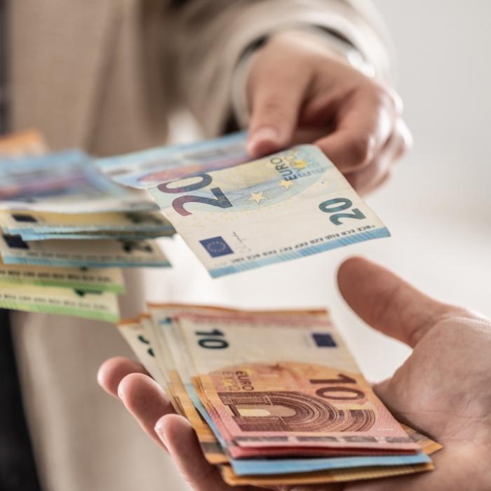 Satte Renten-Nachzahlung im Dezember - Millionen Rentnern winkt Extra-Geld
