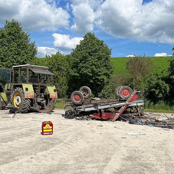 Feiertags-Ausflügler bei Kremserfahrt verunglückt - 14 Verletzte