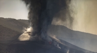 Der Vulkan Cumbre Vieja auf La Palma spuckt weiter Lava und Asche.