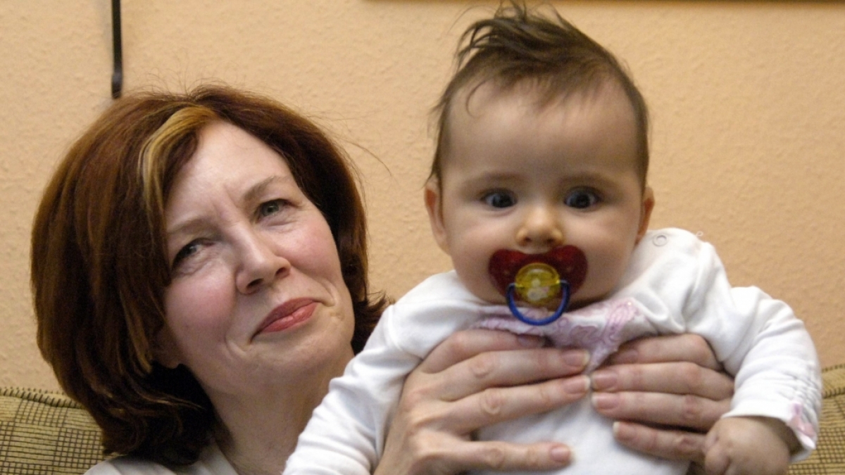 Annegret Raunigk ist mit 65 Jahren und nach 13 Kindern nun mit Vierlingen schwanger. Ihr j&uuml;ngstes Kind Lelia (Foto) kam 2005 zur Welt. (Foto)