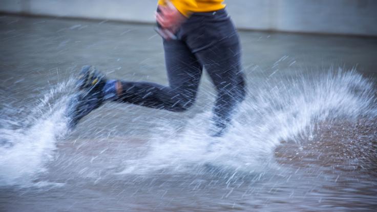 Üppige Regenfälle und kühles Wetter haben zuletzt das Wetter-Bild in Deutschland bestimmt - gibt's in der zweiten Oktober-Hälfte vielleicht ein kleines Sommer-Comeback?