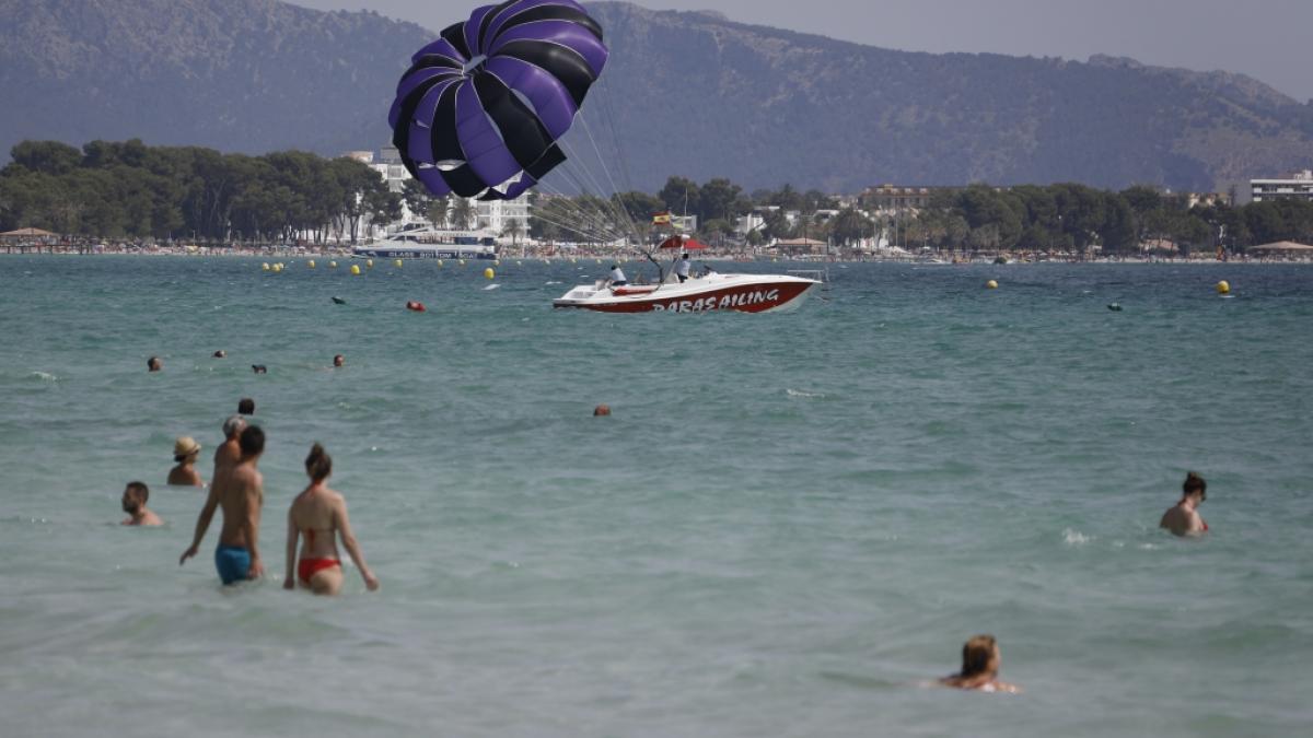 Ein junger Tourist (19) aus Deutschland ist am Strand von Mallorca kollabiert und verstorben (Symbolbild). (Foto)