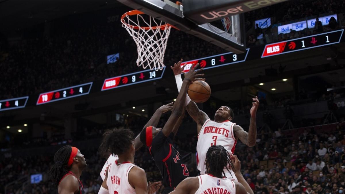 Die Houston Rockets verteidigen gegen die Toronto Raptors am 08.04.2022. (Symbolbild) (Foto)